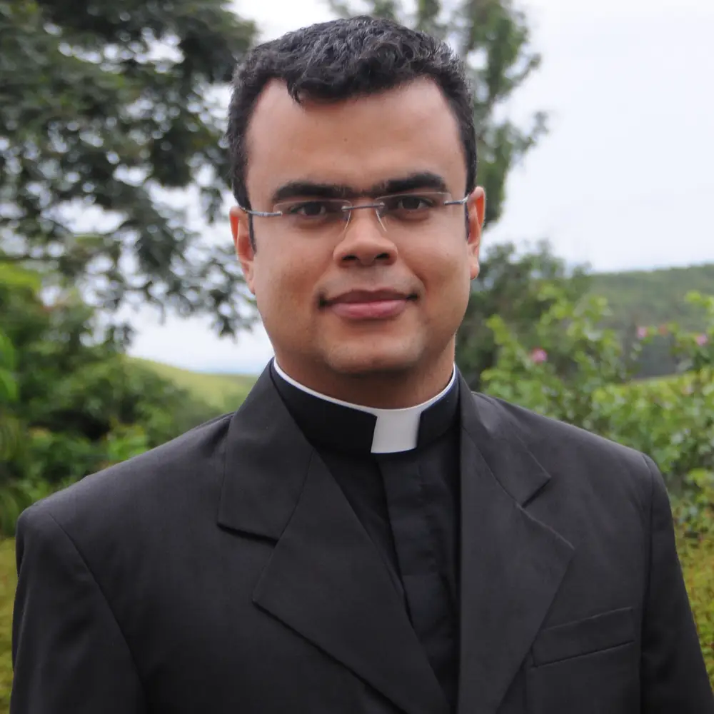 Pe. Éder Pires